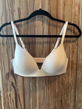 Chantelle Seamless Wireless Everyday T-Shirt Bra - Medium - Nude